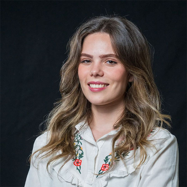 Ana Carolina Cassini Teixeira Praça - Advogada Associada